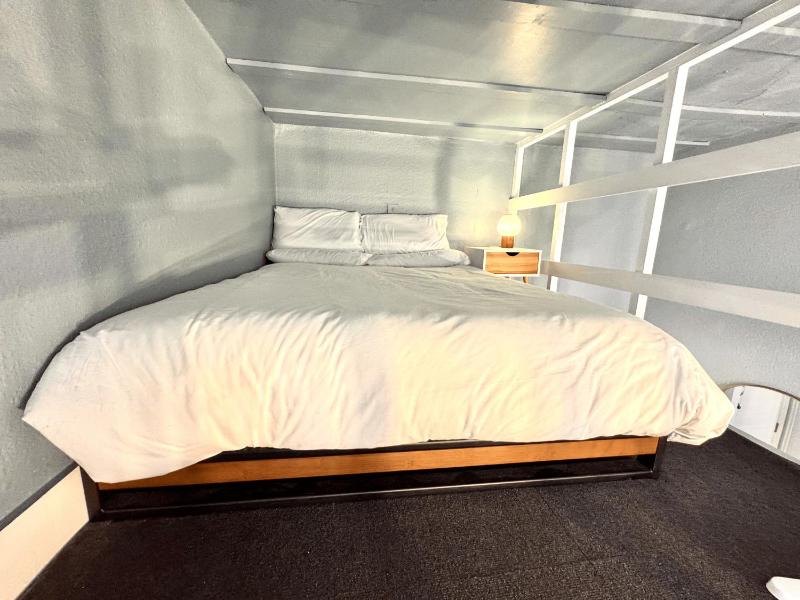 Studio - Split Level image 4