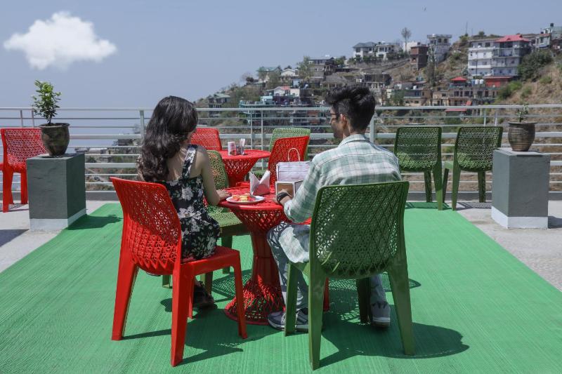 The Alluring North Sunset Vibes and Chest's Nest Near Mall road kasauli - image 39