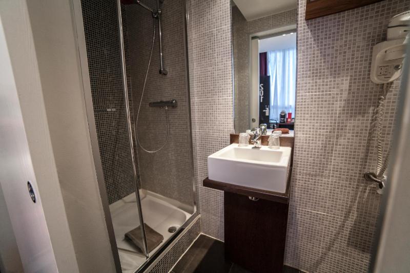 Single Room image 4