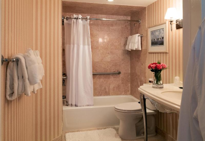 King Room image 2