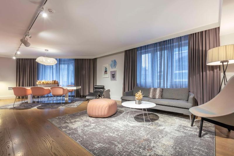 Corner Suite- min 25 years of age acceptable  image 1