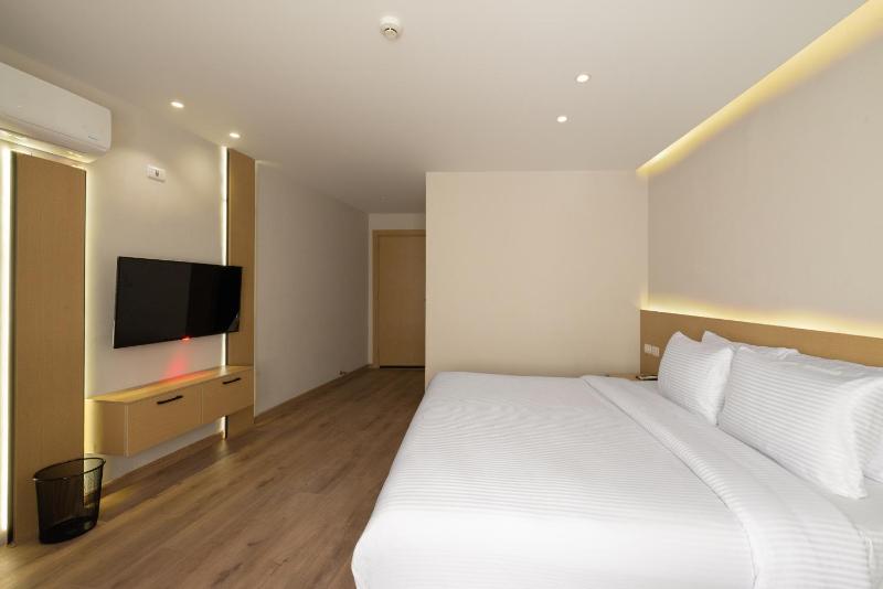Elegance Grand City Hotel - image 7