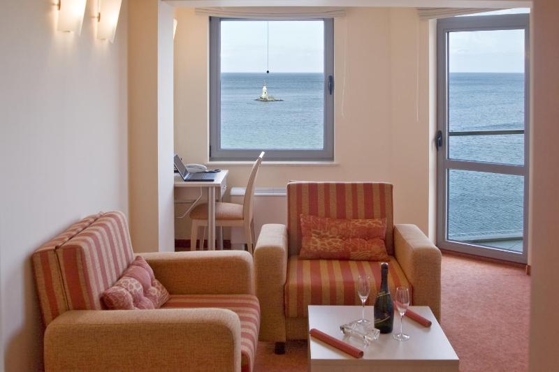 Junior Suite with Sea View image 2