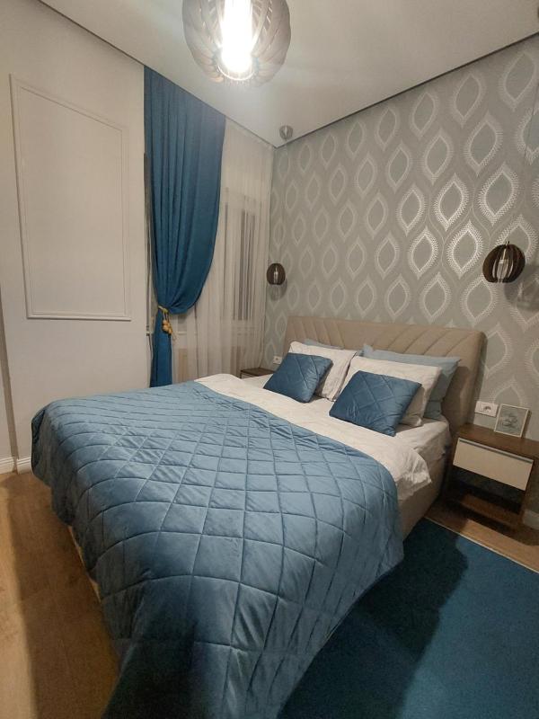 One-Bedroom Apartment image 3
