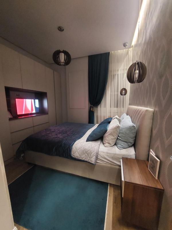 One-Bedroom Apartment image 2