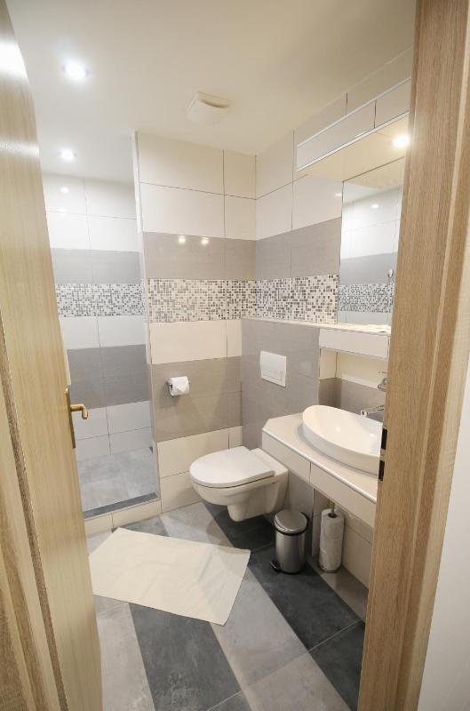 Deluxe Double or Twin Room image 3