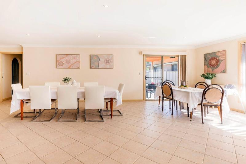 The Verge Beach House - Pet Friendly - 2 Mins Walk to Beach - image 3
