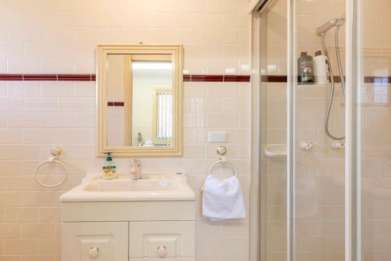 The Verge Beach House - Pet Friendly - 2 Mins Walk to Beach - image 5