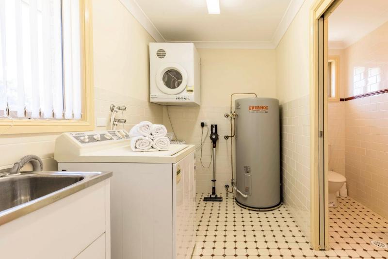 The Verge Beach House - Pet Friendly - 2 Mins Walk to Beach - image 10