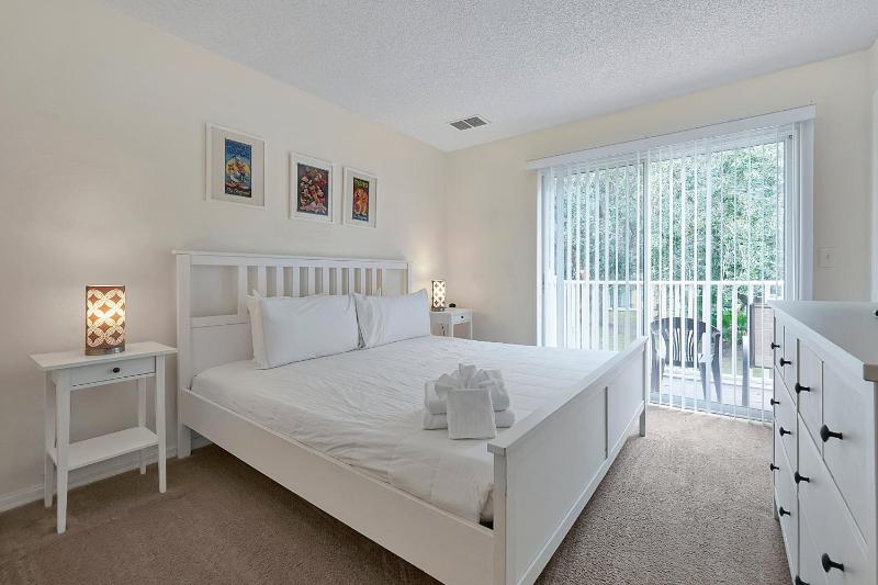 8460 CRYSTAL COVE LOOP 3BED - image 4