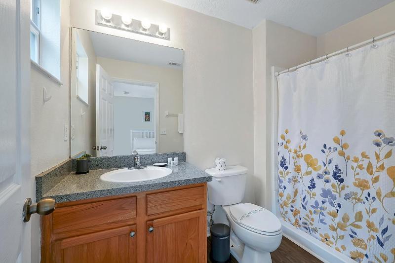 8460 CRYSTAL COVE LOOP 3BED - image 9