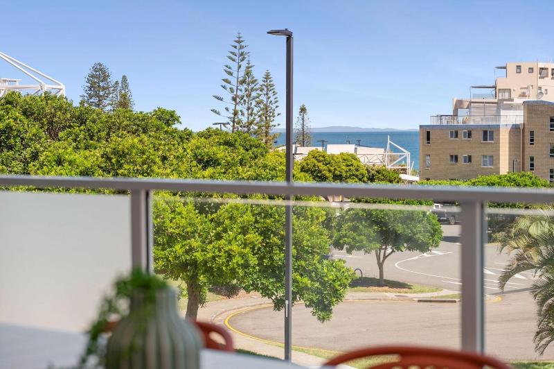 Luxury Beachside on Moreton - image 16