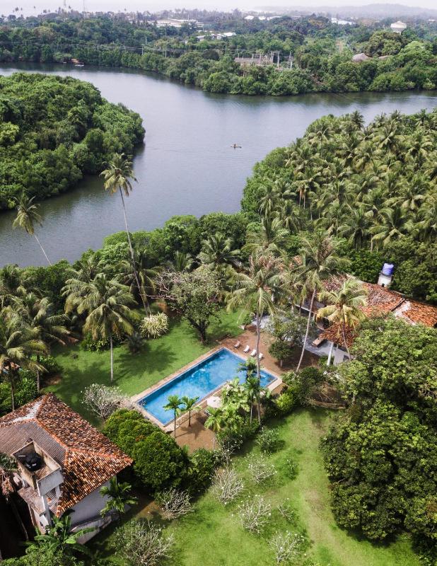 Koggala Lake Villas 1 & 2 with 5 bedrooms - image 1