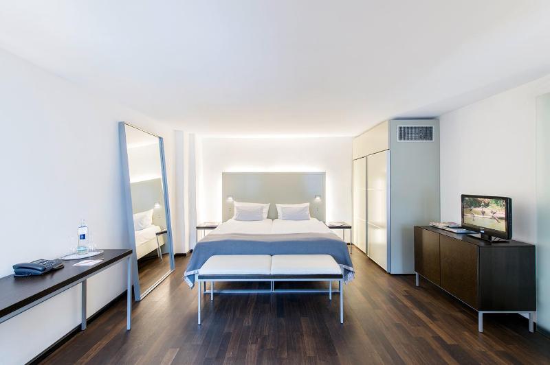 Double Room image 2