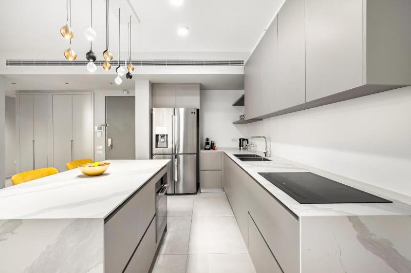 Mamad Luxury Condo By Feelhome - image 11