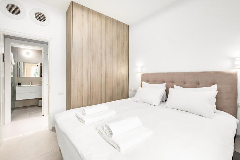Mamad Luxury Condo By Feelhome - image 9