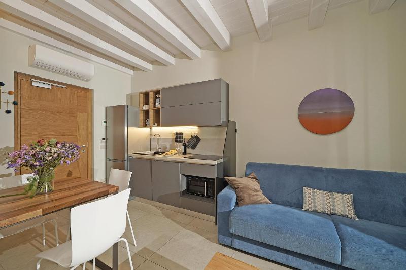 Loft with Garden image 3