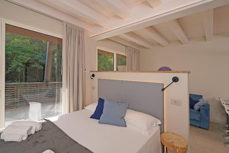 Apartment with Balcony and Partial Lake View image 3