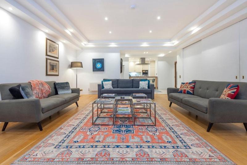 Two-Bedroom Apartment with City View image 1