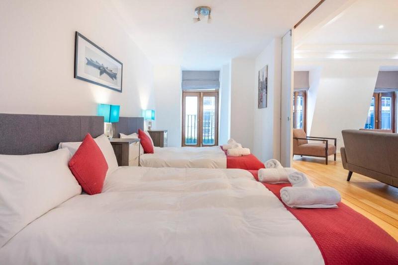 Two-Bedroom Apartment with City View image 3