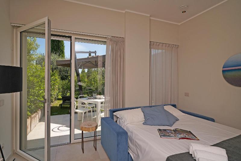 Apartment with Garden View image 4