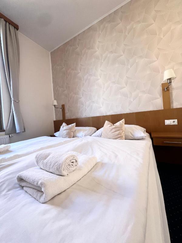 Standard Double or Twin Room image 2