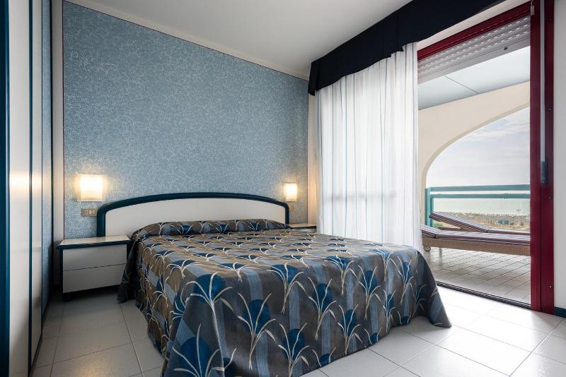 Two-Bedroom Apartment with Sea View image 3