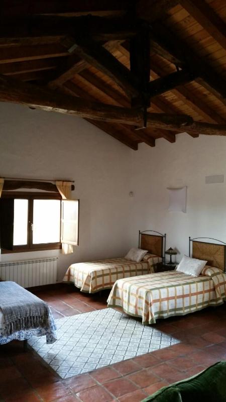 Quadruple Room with Mountain View image 1