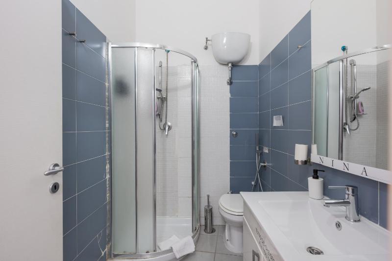 Double Room image 2