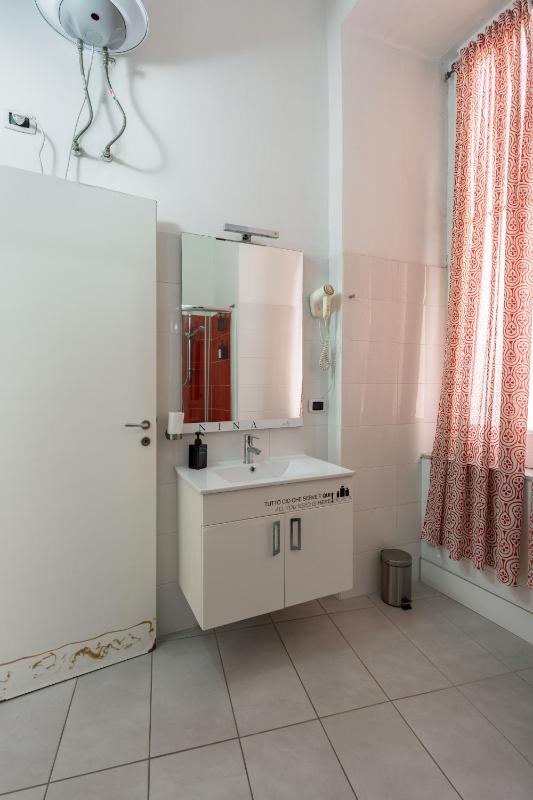 Double Room image 3