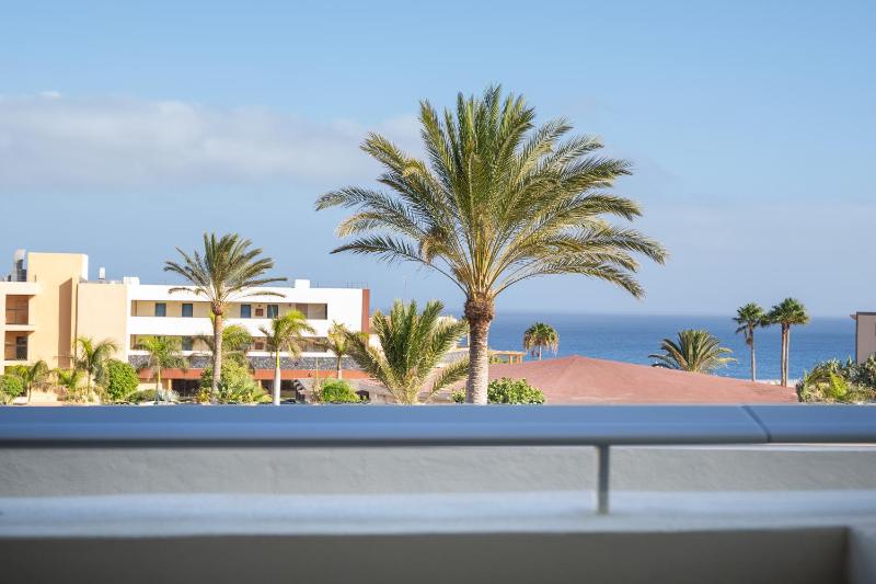 Family Suite Side Sea View image 4