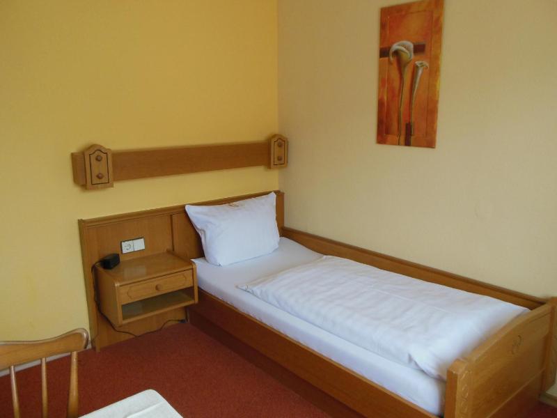 Single Room Street Side image 4