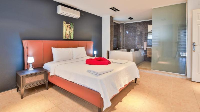 Kalkan 4 Bedroom Villa - image 25