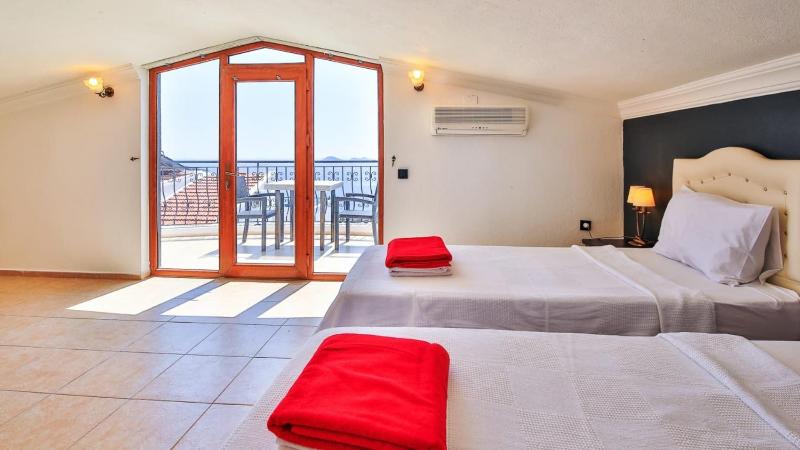 Kalkan 4 Bedroom Villa - image 14