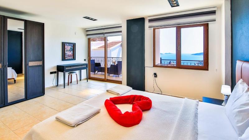 Kalkan 4 Bedroom Villa - image 18