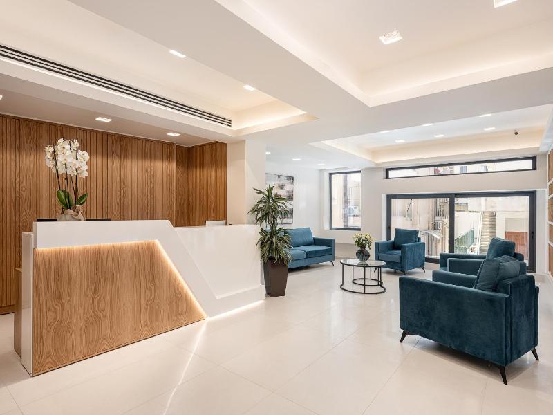 Miss Marrone City Hotel - image 1