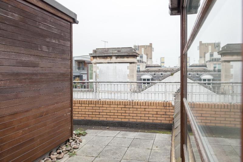 City Centre Penthouse Apartment - image 36