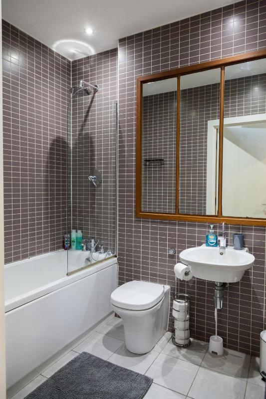 City Centre Penthouse Apartment - image 37