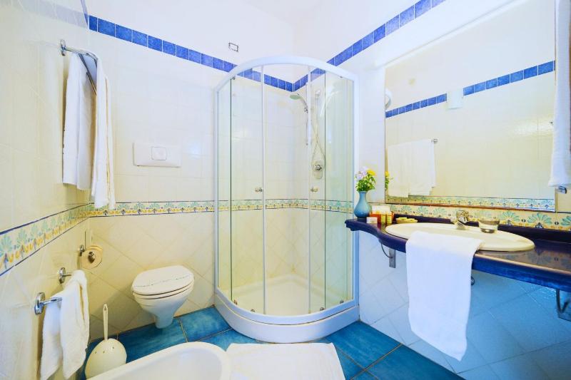 Double or Twin Room image 3