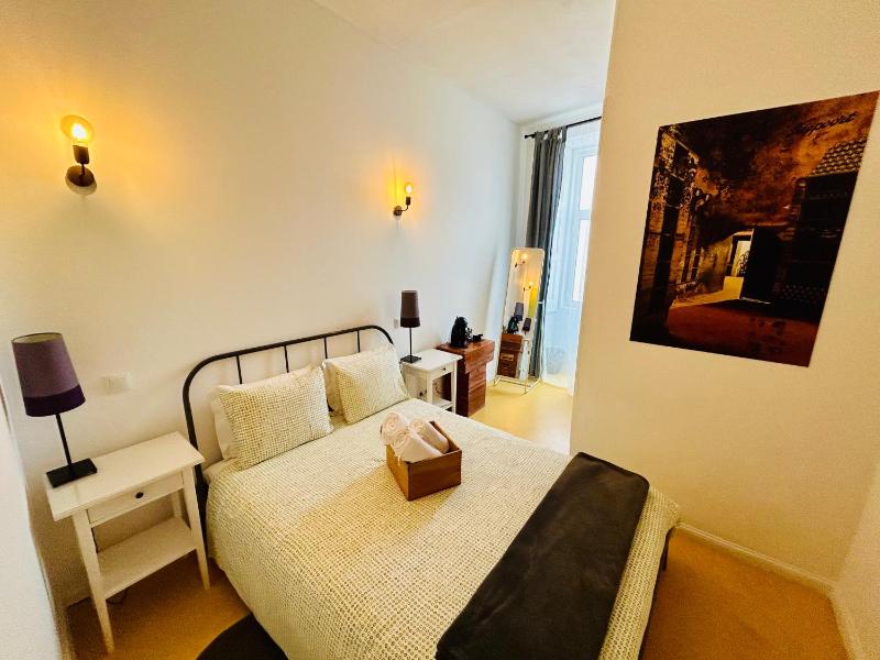 Double Room image 3