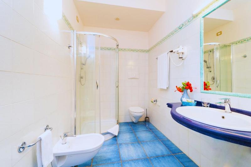 Triple Room image 3