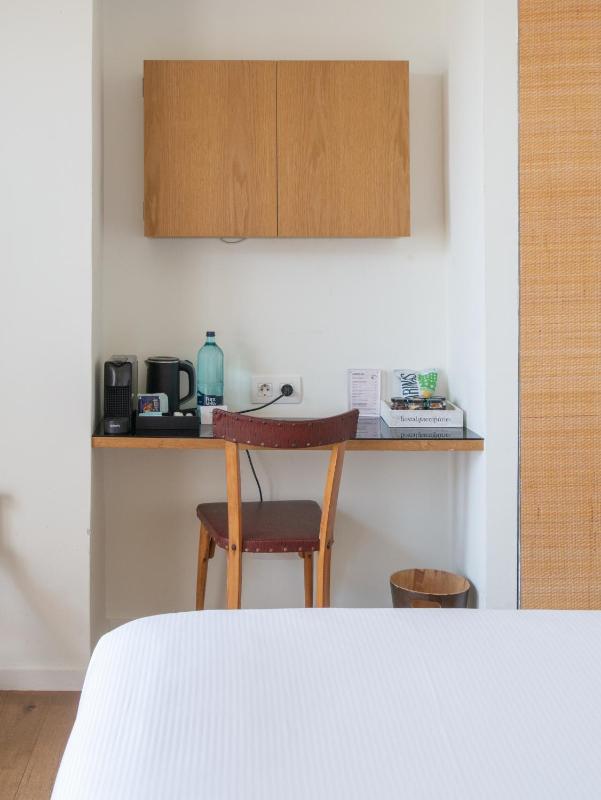 Double Room with Sea View and Balcony image 4