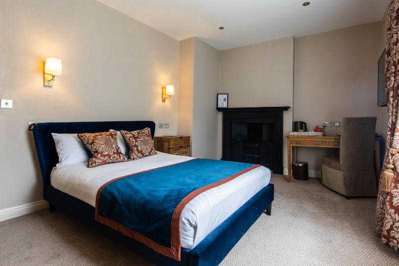 Standard Double Room image 4