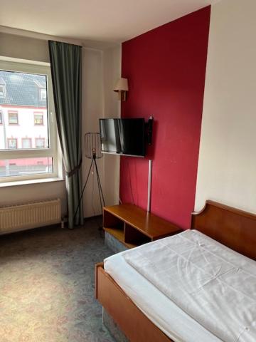 Small Single Room image 4