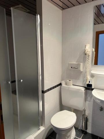 Small Single Room image 1