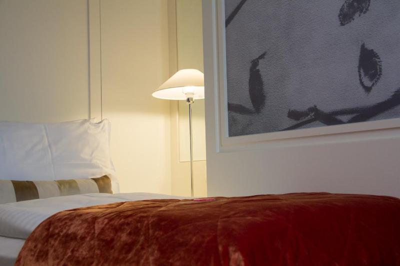 Business Room image 4