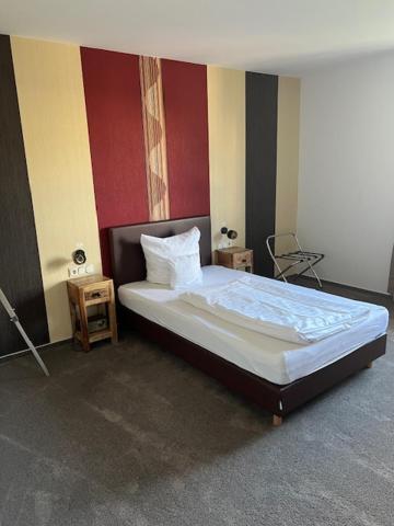Large Single Room image 4