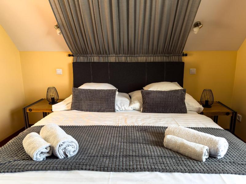Standard Double Room image 2