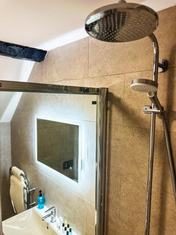 Double Room with Private Bathroom image 3