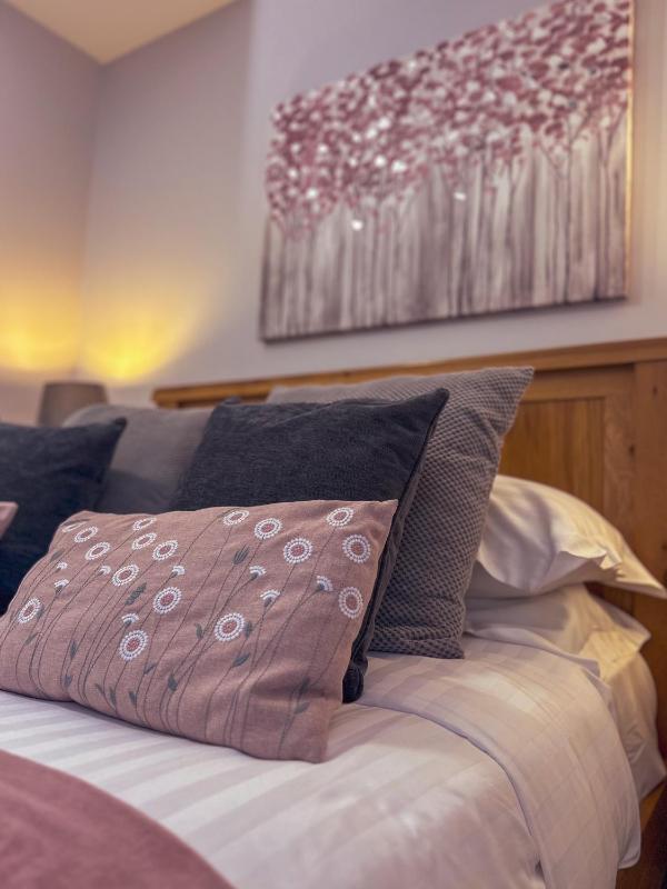 Standard Double Room image 3